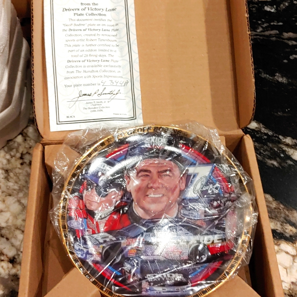 Vintage NASCAR Racing Collector Plate Geoff Bodine Black